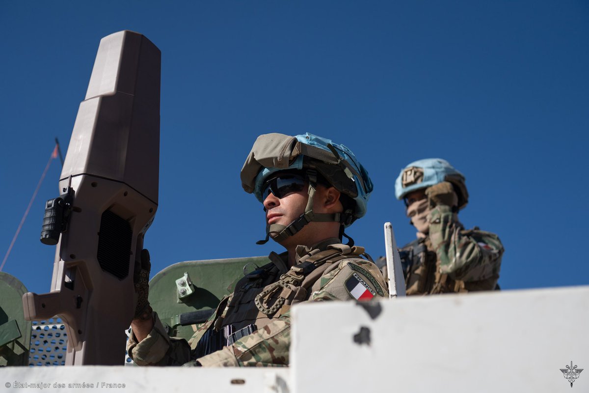 EtatMajorFR's tweet image. 📍 Liban | Patrouille conjointe 🇱🇧 🇫🇷 🇫🇮 au plus près de la Blue Line
 
Par sa présence, la FINUL est un facteur de stabilité qui contribue au retour de la population civile.
 
Les patrouilles régulières de la FCR le long de la Blue Line participent à la pérennisation du retour