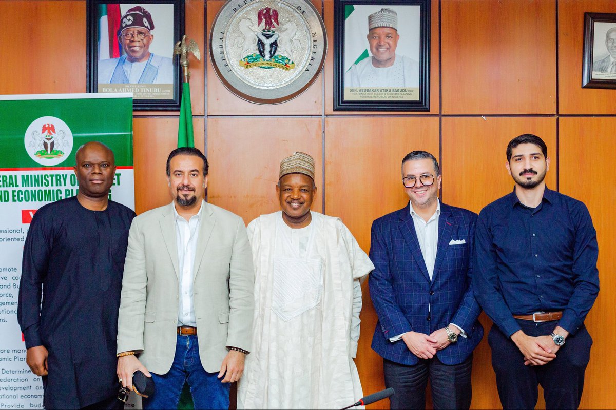 MargaretTitila5's tweet image. The Honourable Minister of Budget and Economic Planning, Senator Abubakar Atiku Bagudu @atikuabagudu , on Friday, October 24, 2025, received a delegation of private investors focused on digital economy transformation at the Ministry’s headquarters in Abuja.

The meeting focused…