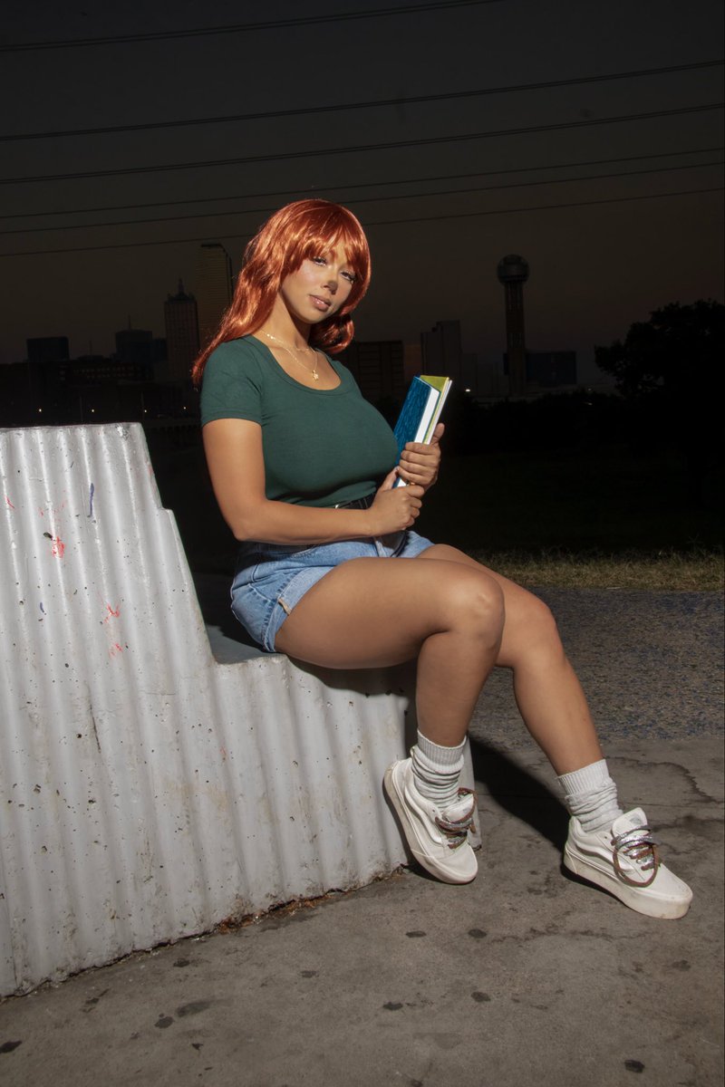 BeyondPrestigex's tweet photo. Gawrshhh - @CarmineRose_  #Halloween #cosplay https://t.co/FQzt3StYo9