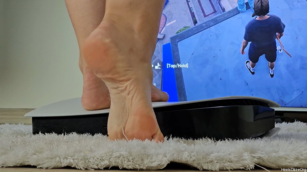 DazeOrg's tweet photo. https://t.co/iRHmJ3Mh5B #crush #crushfetish #ps5 #ps5crush #footfetish #feetfetish #foot #feet #barefeet #barefoot #trampling #consolecrush #giantess #meangiantess #flipflops #archedfeet #trample #c4s #clips4sale #footpic #soles https://t.co/THeztNkvtm