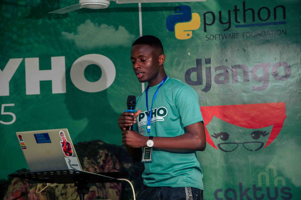 PythonHo's tweet image. The best way to learn cloud? Build something.
@BediakoNya73715  shared his journey from a simple file convertor to a full #LAMDA IDE, all built with Python cloud libraries.
Start small. Think cloud. Build big.
#CloudComputing #CloudArchitecture #Pyho2025
