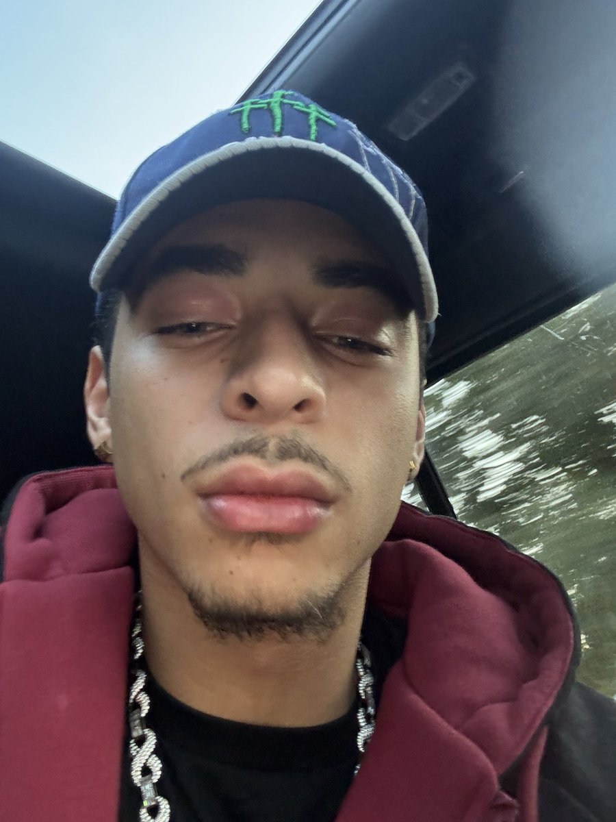 Iamjulezjsmith's tweet image. Im 21 Now I Was Just A Baby