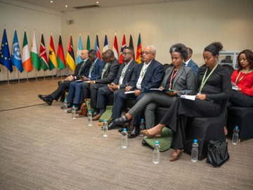 TanaForum's tweet image. Artificial Intelligence and Youth Futures: Africa’s governance, labour, and education landscapes are being reshaped by AI.  #ArtificialIntelligence #YouthEmpowerment #DigitalEngagement #AfricaFuture #AI4Youth #TanaForum2025