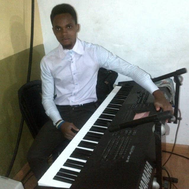 Ozedikus Nwanne 🇳🇬 (@ozedikus) on Twitter photo Used to make beats with this piano in church before I got a laptop…no be today music don dey the boy body Used to make beats with this piano in church before I got a laptop…no be today music don dey the boy body