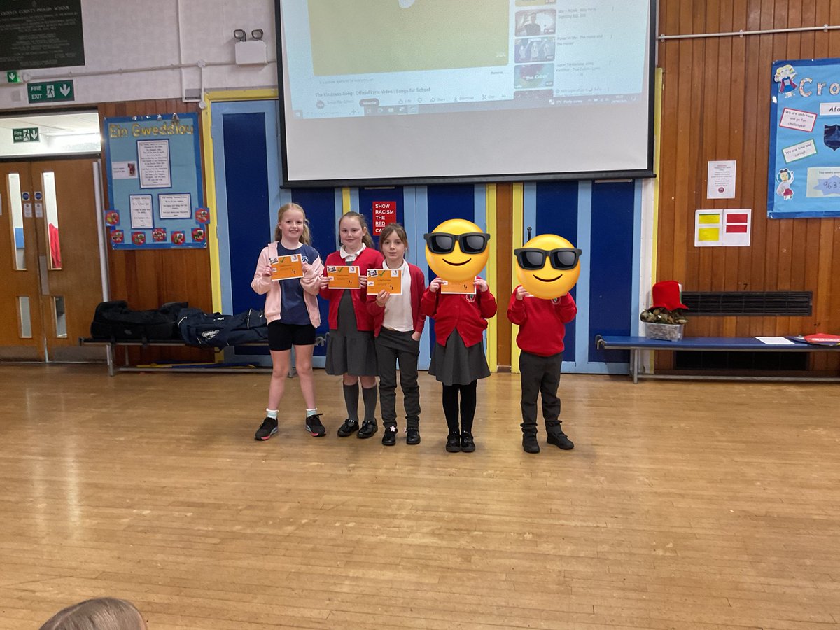 What a fabulous way to end this half term, our super learners of the week, pupils chosen by spies for siarad Cymraeg, best classes chosen for saving water and electricity AND a tie between Afon and Cennin for house point winners! Llongyfarchiadau pawb!