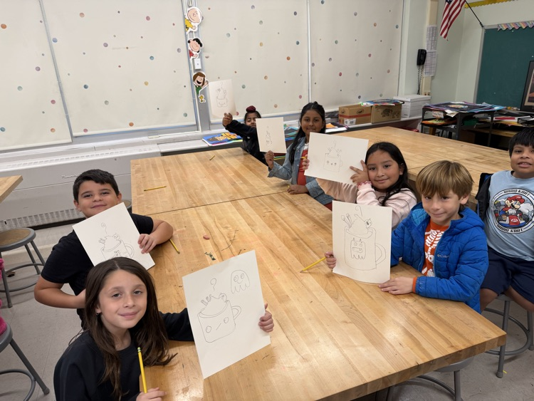 BGreenSchool's tweet image. 🍁 Our students are putting their artistic skills to the test with fall-themed directed drawings! 🎨🍂 We love their step-by-step masterpieces! #FallArt #CreativeKids #BowlingGreenElementary