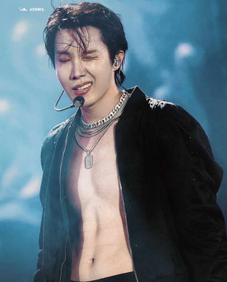 jhscentric's tweet image. get your votes in! 

I vote for #jhope at #2025MAMAVOTE 

rt and reply 🌸🌸