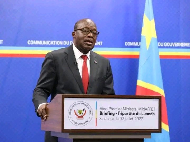 PATRICKKAS38261's tweet photo. Toutes ces figures emblématiques de la province du Sankuru n’ont pas rendu Patrice Emery Lumumba fier d’être Sankurois. C’est l’une des provinces les plus enclavées de la RDC, mais elle a donné naissance à un héros national.
Triste réalité ! https://t.co/JGSPEa4rv6