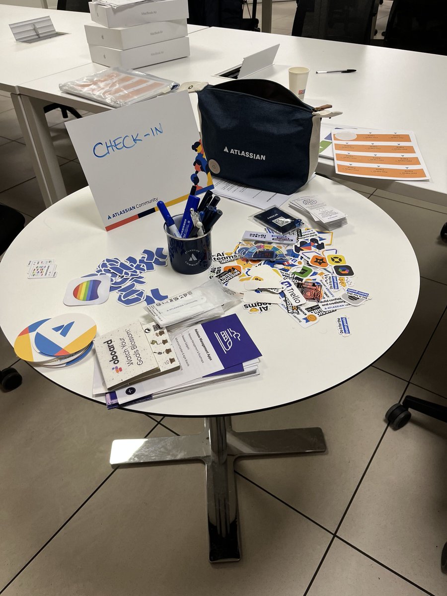 sourcesense's tweet image. Mercoledì abbiamo ospitato il meetup dell’Atlassian community event Rome! Durante la serata Davide Cascapera e Paolo Mariotti hanno condiviso la loro esperienza all’Atlassian team’25 di Barcellona raccontando le novità del mondo @Atlassian 
Grazie per la partecipazione! 🤗