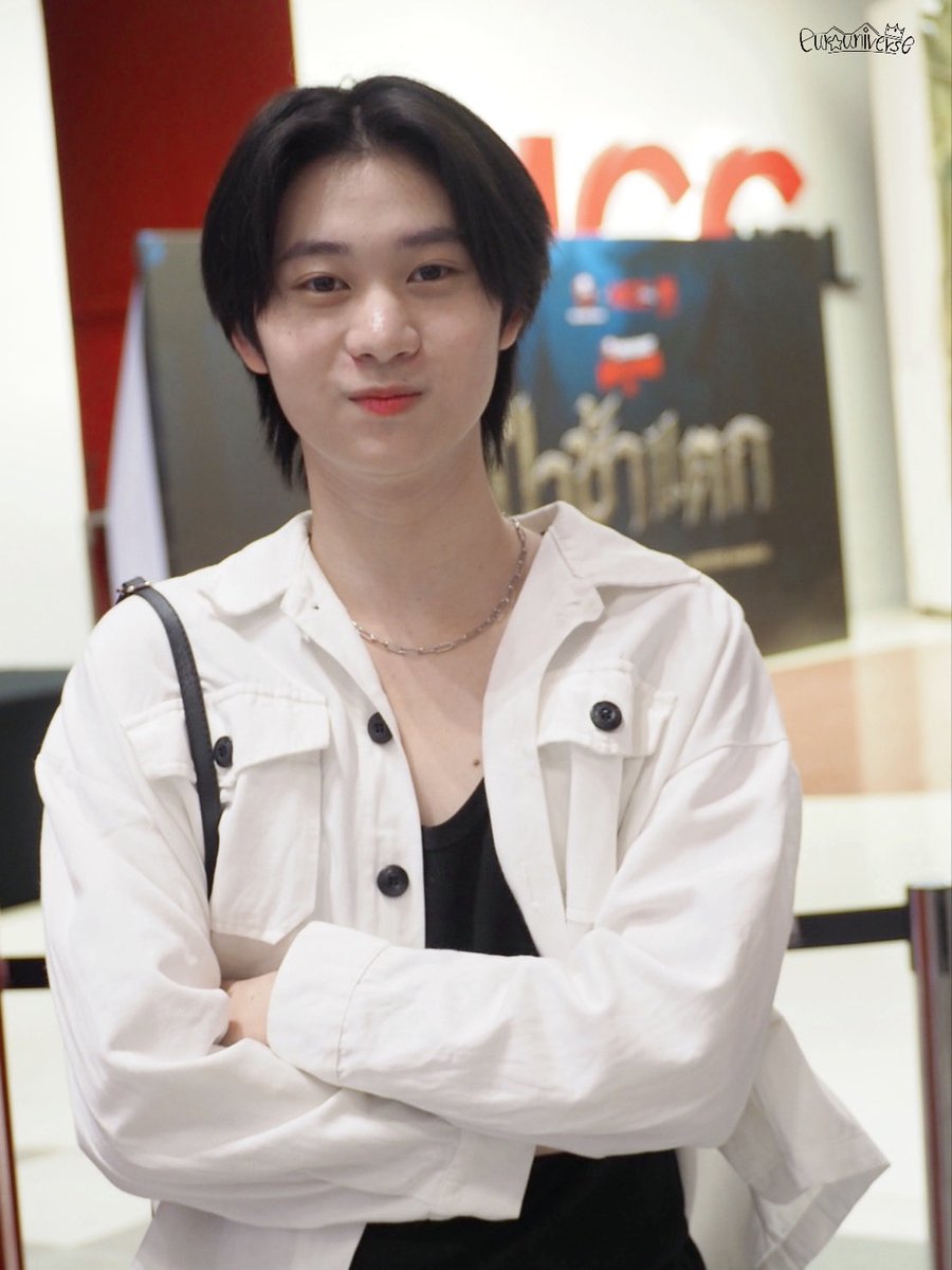 eurouniverse_'s tweet image. ขอบคุณทาง theghostradio ที่ให้เกียรติเรียนเชิญยูโรไปร่วมงานนี้นะครับ และขอบคุณทุกคนมากๆเลยนะครับที่มาหายูโรในวันนี้ คิดถึงยูโร คิดถึงทุกคนมากๆเลยย  ไว้เจอกันใหม่งานหน้านะครับ  🤍✨🙏🏻
꙳⋆ᯭ  #EuroWaratthip
#theghosthalloween2 
#ป่าช้าแตก #theghostradio