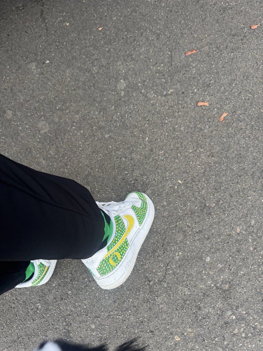 thatlawyerLisa's tweet photo. Make me come for an 8 am plea on a #flockfriday, you will get xtra.  #goducks https://t.co/guaBJhDKDd