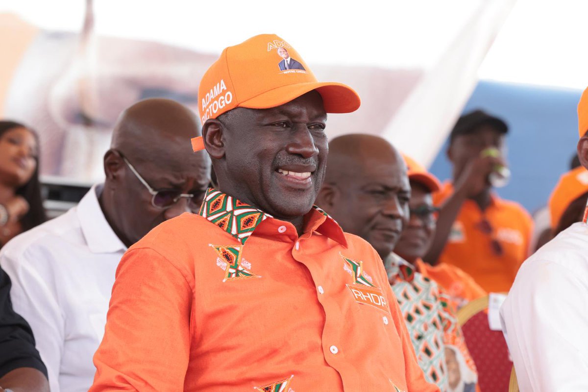 semadamabictogo's tweet image. Merci à #Yopougon pour cette belle mobilisation, et à #Gagnoa, #Divo et #Oumé pour ces moments d’engagement exemplaire.
Votre foi en la victoire du Président Alassane Ouattara témoigne de votre attachement à la #paix, au #progrès et à la stabilité de notre nation 🇨🇮