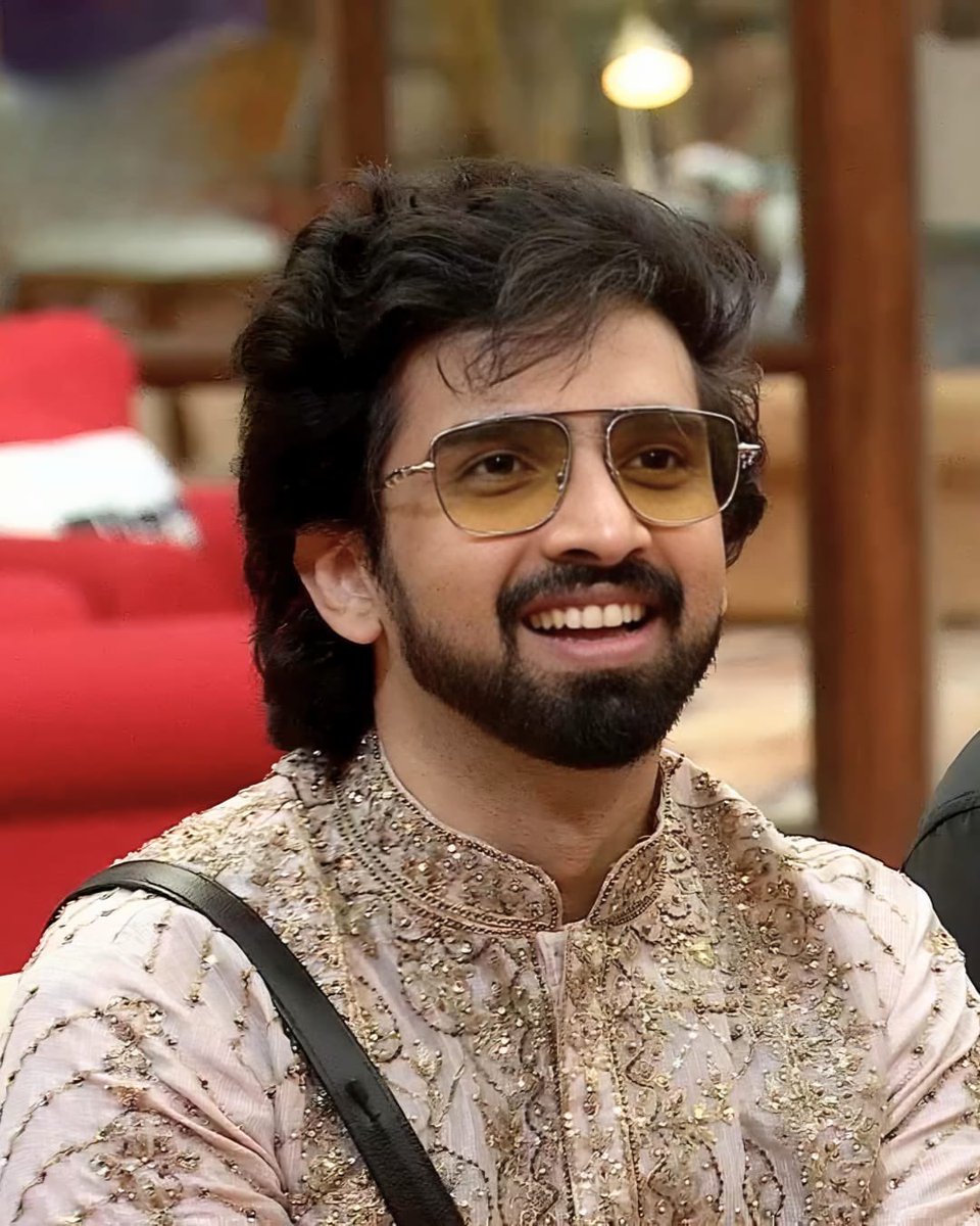 AmaalMallik's tweet image. Zoom in on the first slide to spot 2 handsome boys in one frame! 🐶✨
@ColorsTV @EndemolShineIND @BeingSalmanKhan @HotstarReality 
#AmaalMallik #TeamAmaalMallik #BiggBoss19 #BiggBossOnJioHotstar #BB19OnJioHotstar #BB19 #Colors #JioHotstar #SalmanKhan #Amaalians #ColorsTV…