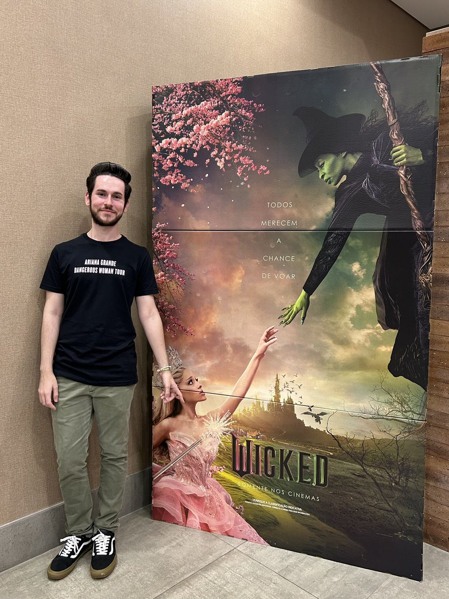 <a href="/wickedmusicalbr/">WICKED BRASIL</a> <a href="/arianagrandebr/">Ariana Grande Brasil</a> eu mereço estar na premiere de wicked pq sou apaixonado pela forma como as amizades se transformam, pelo apoio que damos a quem amamos, e pelo respeito e inclusão a todas as diferenças que tornam a vida mais mágica #EuNaPremiereDeWicked  <a href="/wickedmusicalbr/">WICKED BRASIL</a> <a href="/UniversalPicsBr/">Universal Pictures Brasil</a> (+)