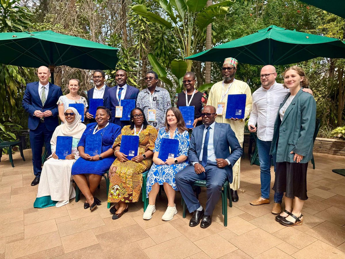 CavendishUg's tweet image. Congratulations to our Vice Chancellor Dr Olive Sabiiti and Executive Director @davidmutabs on successfully graduating from the second cohort of the Executive Leadership Programme by the International Association of Universities today! Their dedication and leadership continue to…