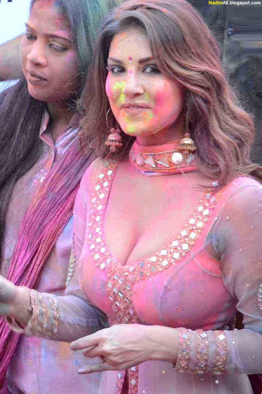 Hot Sunny Leone – The Most Beautiful Indian Actress iiQ8 