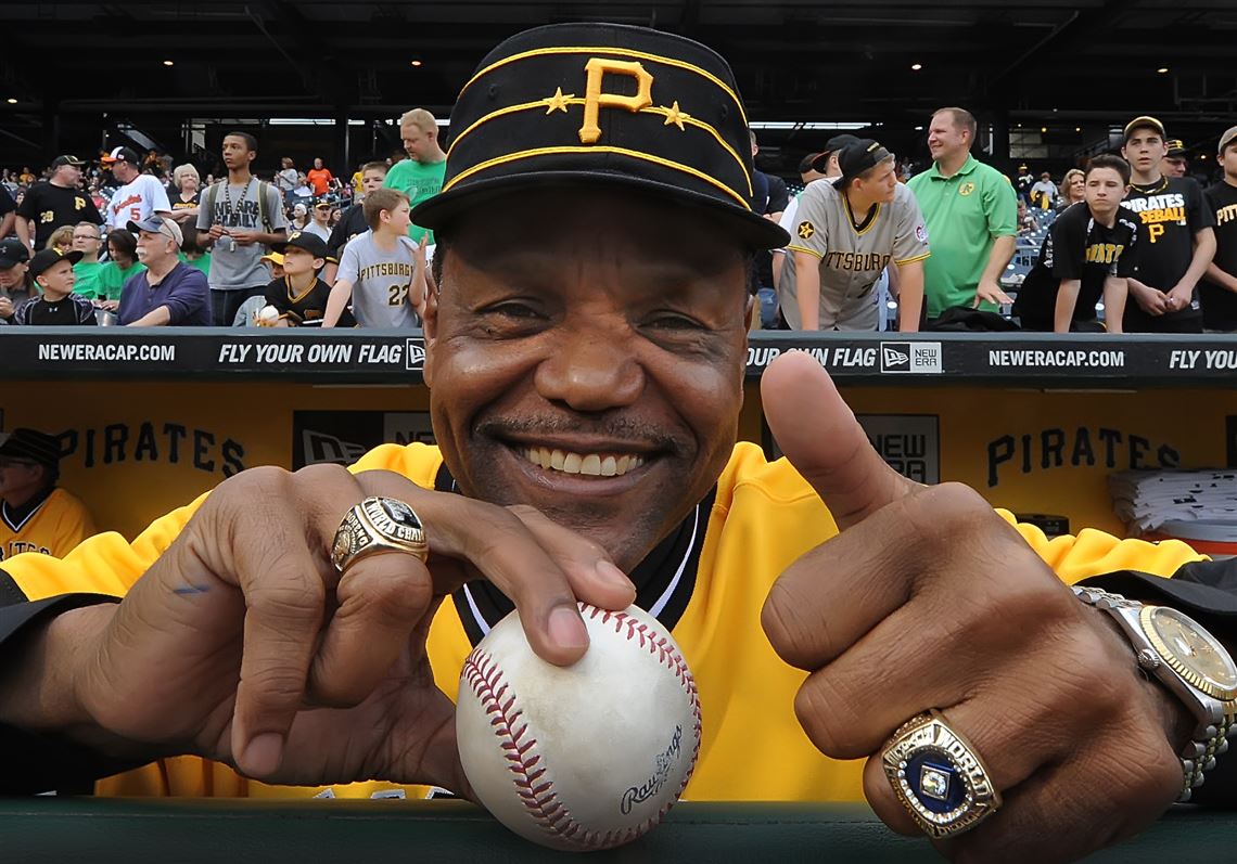 #BOTD in 1952 in Puerto Armuelles, Panama, was Omar Moreno, <a href="/Pirates/">Pittsburgh Pirates</a> Centerfielder who led NL in SB twice (1978 &amp; 79), holds the Bucs Season Record for SB with 96 (1980) &amp; was Leadoff Man in 1979 Buccos potent lineup which won the #WorldSeries. #TheAntelope 
#FamaleeForever ⭐️