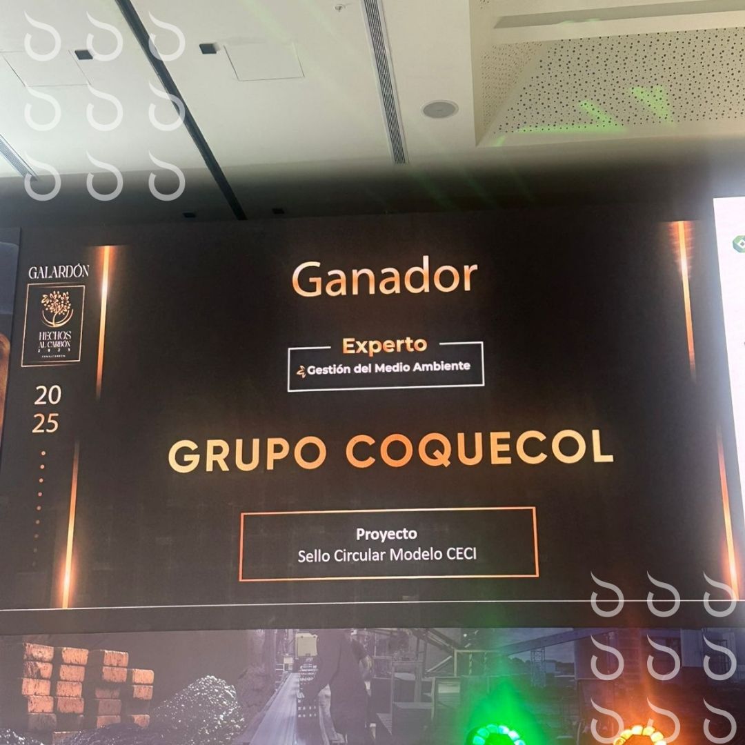 Transformar los territorios, proteger el entorno y avanzar hacia una minería responsable es parte de nuestro camino. 💪🌱
En la Cumbre Colombiana del Carbón 2025, recibimos con orgullo el 🥇Galardón Hechos al Carbón en Gestión del Medio Ambiente y el 🥈en Gobernanza Territorial.
