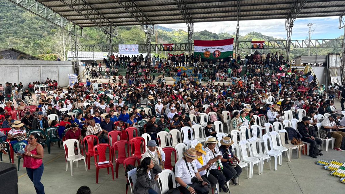 #AudienciaPublicaHuila #EnVivo | Damos inicio a la Audiencia Pública convocada por los jóvenes y comunidades del suroccidente colombiano.
En medio del conflicto armado que azota nuestros territorios indígenas, alzamos la voz por la vida, la paz y el acceso humanitario.
Nos