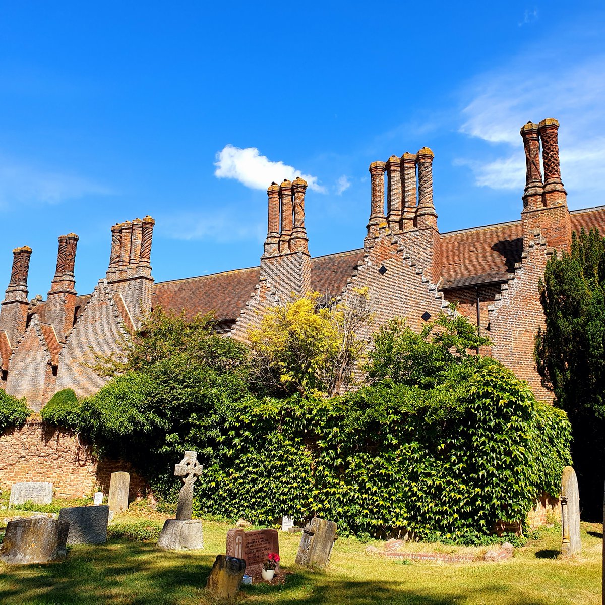 This brave o’erhanging firmament, 
this  majestical roof fretted with golden fire
why, it appears no other thing  to me than a foul and pestilent congregation of vapors.

Hamlet

#ShakespeareSunday