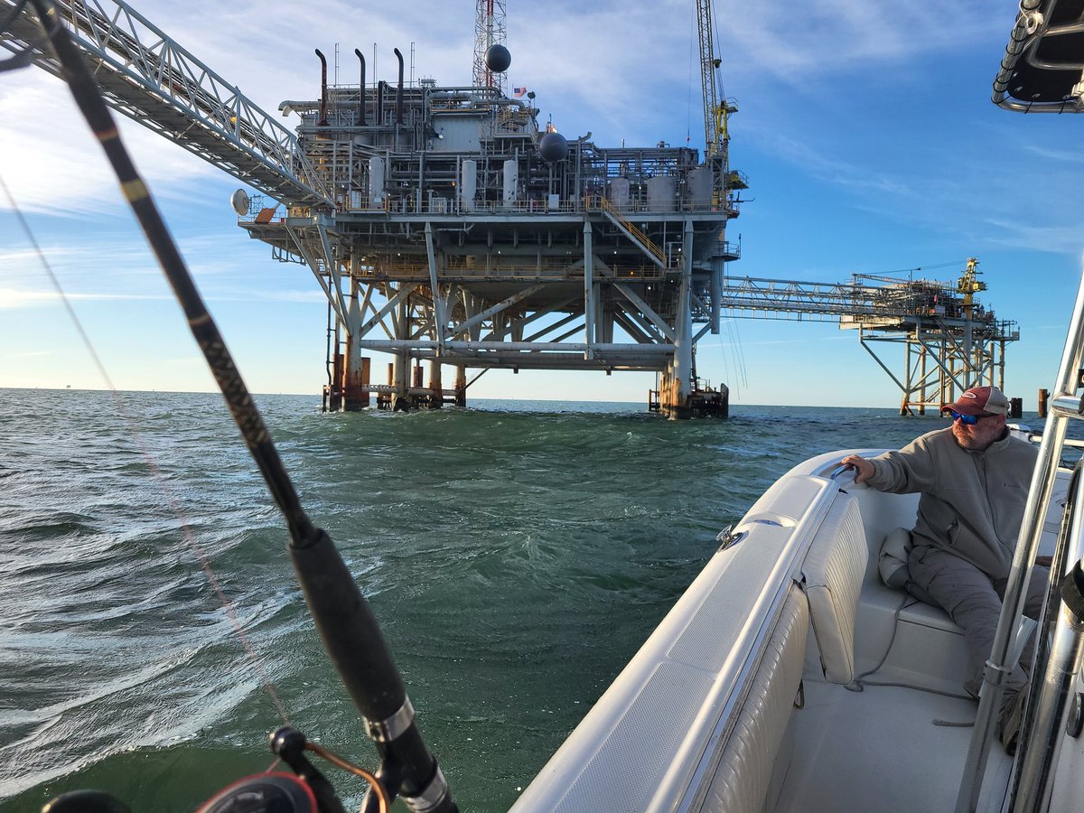 CatManDo3399's tweet image. A great day in the water! Remember to take time to focus on yourself so that you don't lose your center!

#RelaxAndRecharge #MentalHealthMatters #MentalWellness #staycentered