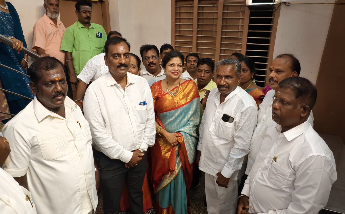 சென்னை - மயிலாப்பூர் அருள்மிகு கபாலீஸ்வரர் கர்ப்பகாம்பாள் திருமண மண்டபத்தில் நடைபெற்ற, தென் சென்னை கிழக்கு மாவட்ட அமைப்பு செயலாளர் ஏ.ஞானவேல் - ஞா.அமுதா தம்பதியரின் அன்பு மகன் ஞா.ஜெயசூர்யா - சி. ஜெயஸ்ரீ இணையரின் திருமண வரவேற்பு விழாவில் பங்கேற்று வாழ்த்திய போது.!