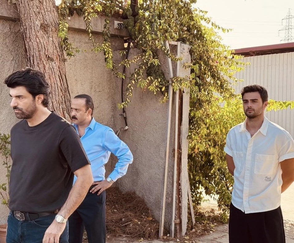 Engin Akyürek, Sarp Akkaya ve Bilal Yiğit Koçak, #BereketliTopraklar dizisi setinden.