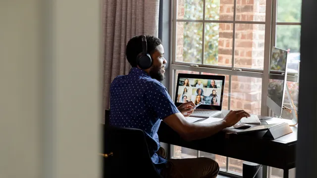 afatechltd's tweet image. As a web designer &amp;amp; tech consultant, I’ve seen how AI chatbots transform online support.
They save time, boost engagement, and never sleep.
But the question is — can AI truly replace human connection? 💬
#TechTalk   #webdevelopmentframework  #BusinessSupport
