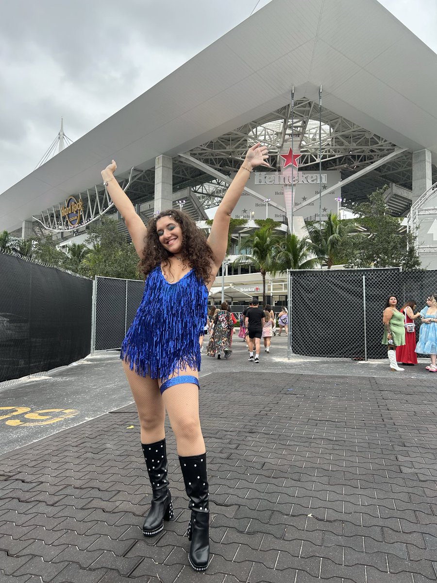 golden_willows's tweet image. girl whatever,
I literally saw The Eras Tour on the 1st & 2nd leg of the US tour
*:・Tampa N1,2023・:**:・Miami N1,2024・:*