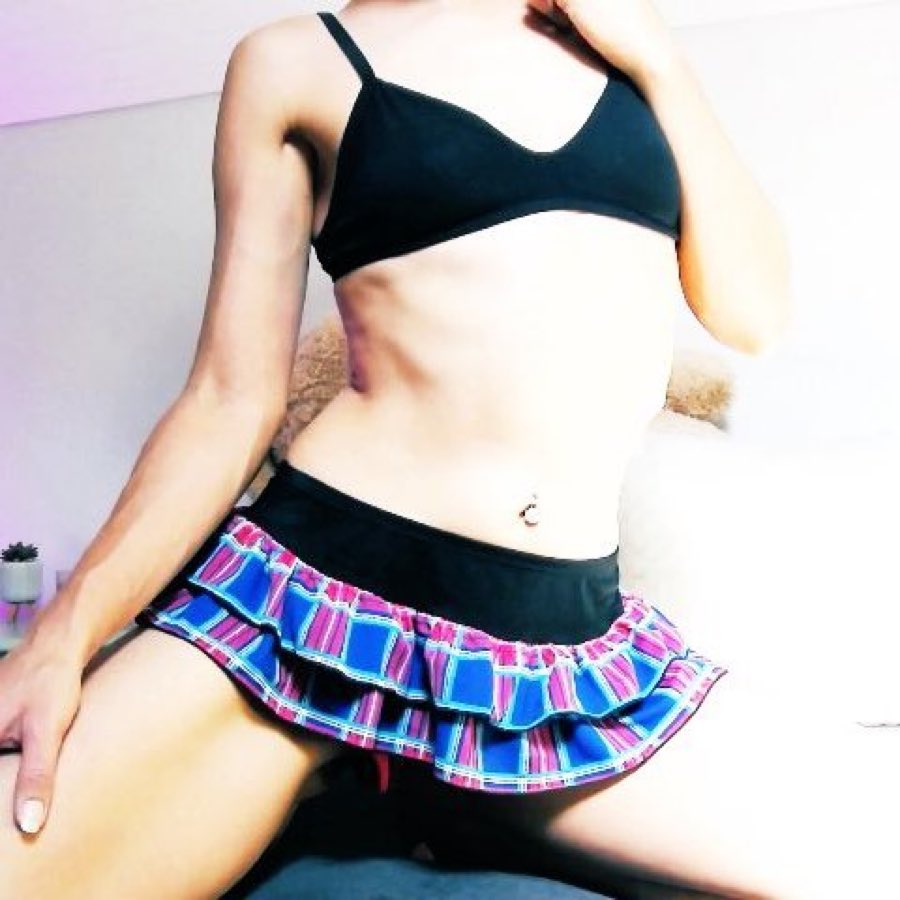 nikkilove026x's tweet photo. I’m online this evening! Dm if you would like a private show💋 https://t.co/sNIREjMjPh