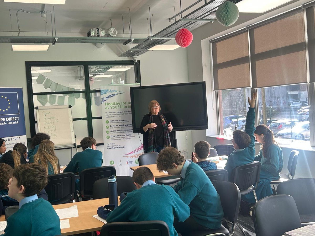 limklibraries's tweet image. Huge thank you to Helena Close for joining us in #CityLibrary this week. The members of the Castletroy College BookClub really enjoyed their creative writing workshop ✍️

#LimerickLibraries #ChildrensBookFestival #CBF #CBF2025 #creativewriting #imagination