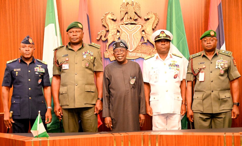 ParallelFacts's tweet photo. BREAKING: Tinubu Fires Service Chiefs One Week After Coup Rumours https://t.co/xokMdMWrns https://t.co/HO9dmMu7bh