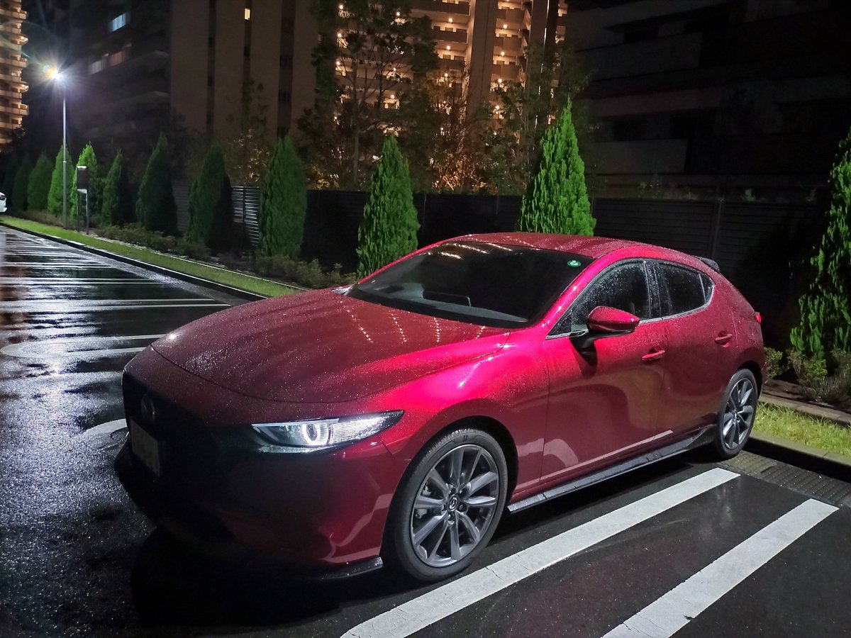 雨でもカッコいいなのです
明日（今日）お出かけします
しかし雨…
(´･ω･`) ｼｮﾎﾞｰﾝ
#mazda3