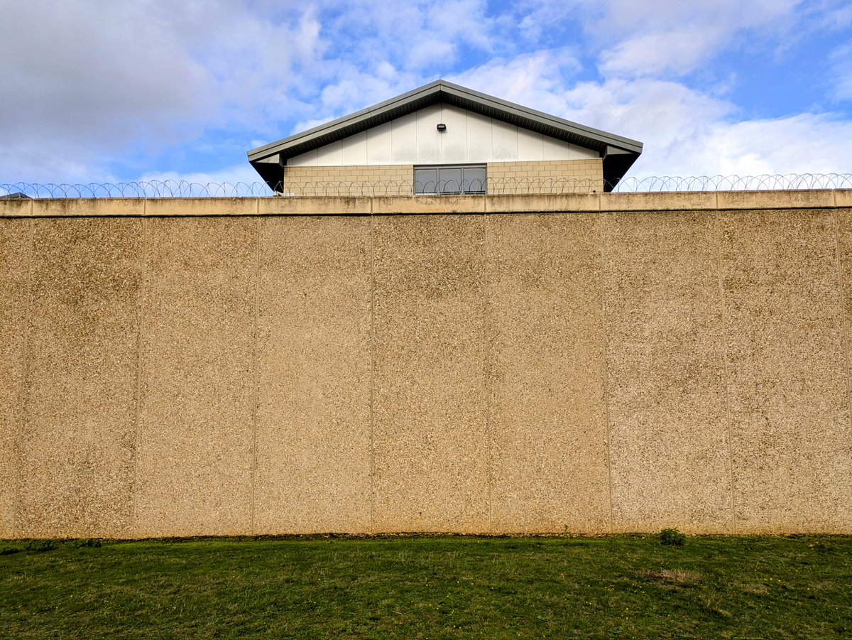 HMP Peterborough on the former site of the engineering master Baker Perkins. My first and arguably, best employer from 1975 until closure in 1992.
A sad sight to see indeed 😞
#peterborough #bakerperkins