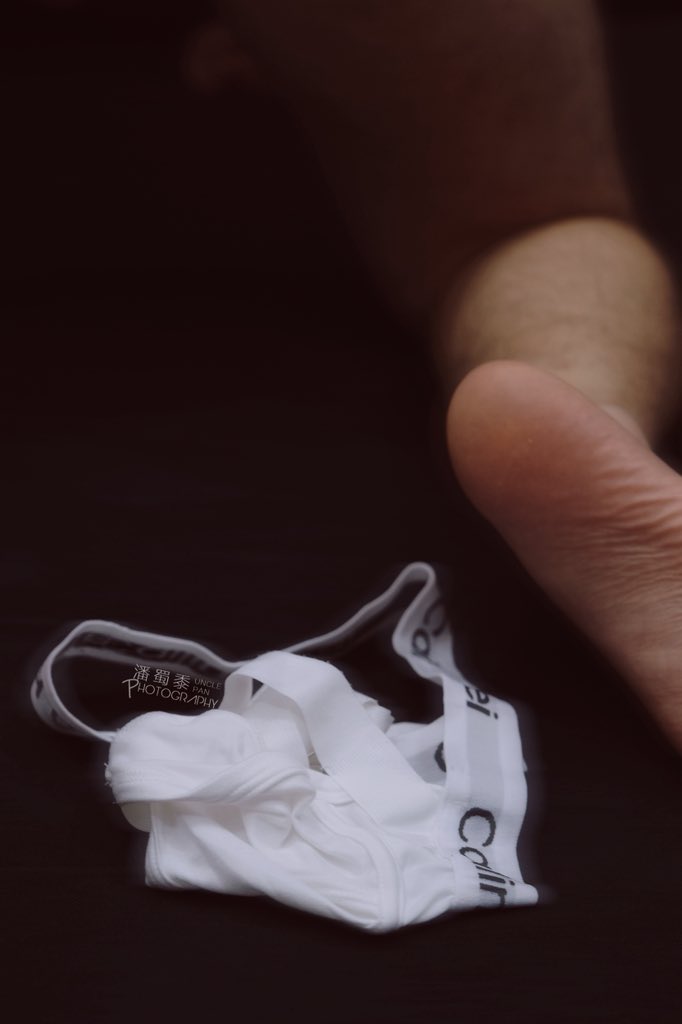 无规矩不成方圆
📸：<a href="/Unclepan01/">潘蜀黍</a> 

#户外暴露 #私房写真 #福建约拍 #1S #SM #男男 #招募私房写真 #男体写真 #男体摄影 #废土猎人 #钻石男高 #潘蜀黍 #泉州 #户外漏出 #情侣写真 #福州 #福州约拍