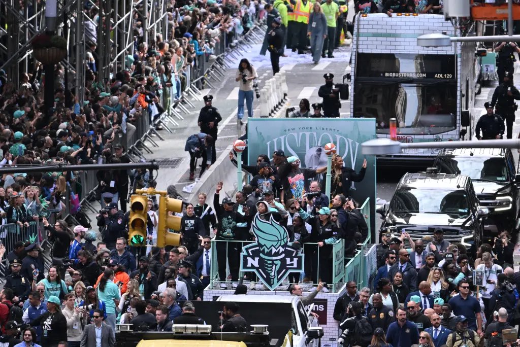 squintsNY's tweet image. Damn that’s crazy