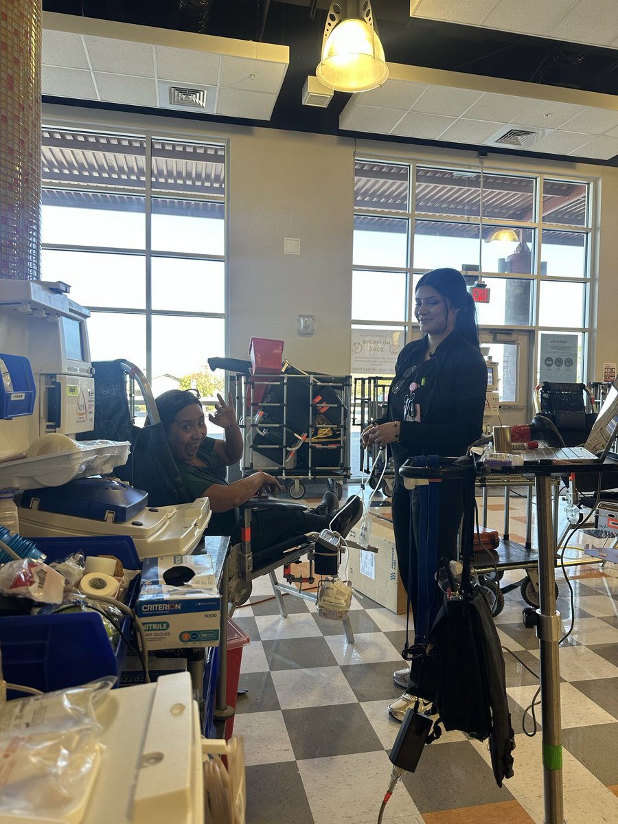 Desigo13's tweet image. 🩸 Mrs. Hanson stopped by Eastlake this morning and rolled up her sleeve for our blood drive — what a hero! 💪 If you're able, come be a lifesaver too. Every drop counts. #BloodDrive #BeAHero #EastlakeStrong
@Eastlake_HS