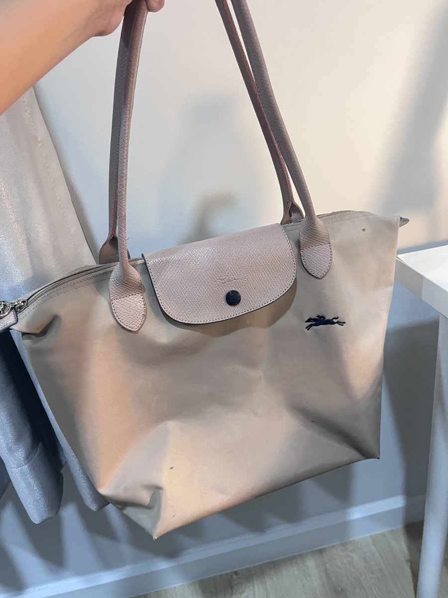 dayflowerlii's tweet photo. longchamp le pliage club large shoulder 
Price: 950 Free shipping 

มีตำหนิตามภาพ ร่องรอยตามการใช้งานค่ะ สนใจเดมมาได้เลยงั้บ

#ส่งต่อcoach #longchampส่งต่อ #longchampมือสอง #ส่งต่อlongchampแท้ #ส่งต่อlongchampแท้ #ส่งต่อกระเป๋า https://t.co/c3Y0ZKq315
