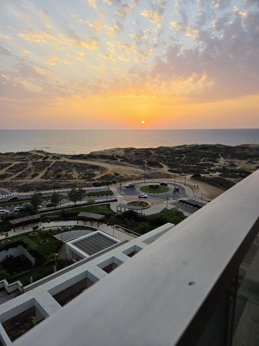 Simon Johnson tweet media