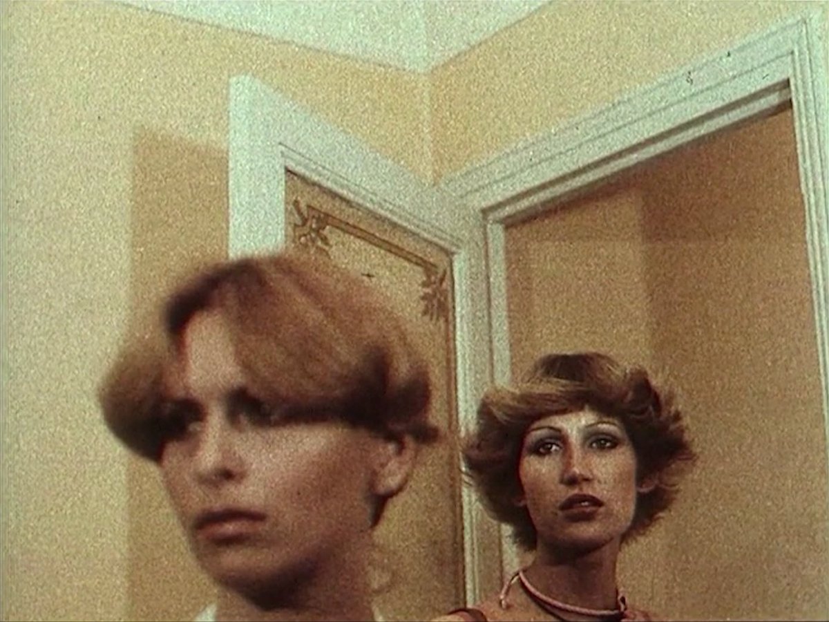 This week: DOG’S DIALOGUE a film by RAÚL RUIZ. 1977. 22 min.

A rare short film from a prolific Chilean master shot in the style of Chris Marker’s La Jetée and riffing off the popular and sensational photo-novels from the era. 

For one week on lecinemaclub.com.