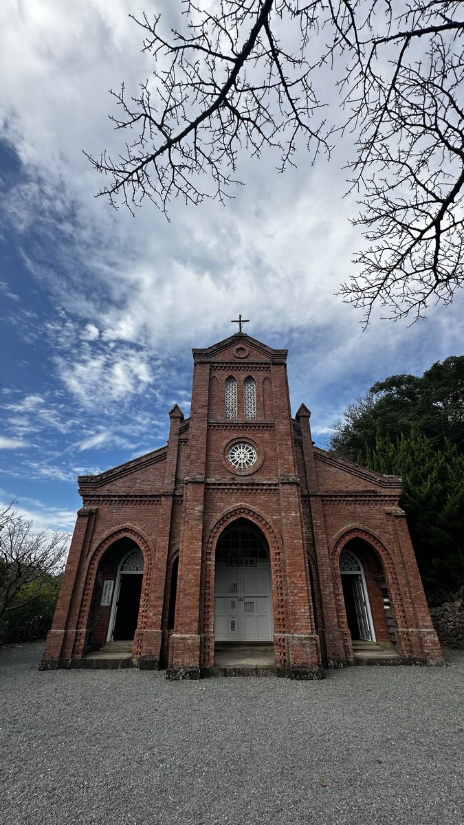 Eri5chan's tweet photo. あれだけ潜伏キリシタンについて本読んで五島列島行ったのに、帰ってきてからのほうが気になって仕方ない。
もう一週間経つのに新しく本も2冊買ってしまうし、ずっと色々調べてる。
はやくまた行きたい。。。 https://t.co/IM1NNEP7dY