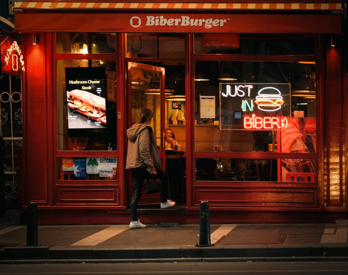 Buradan daha ne güzel çekimler çıkar diye düşünüyorum.. Çok sinematik bi yer olarak geliyor bana.