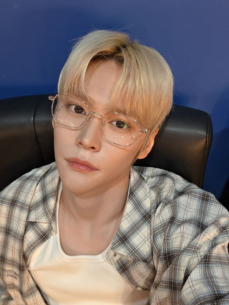 makeuseok_'s tweet image. user makeuseok bias line &amp;lt;3