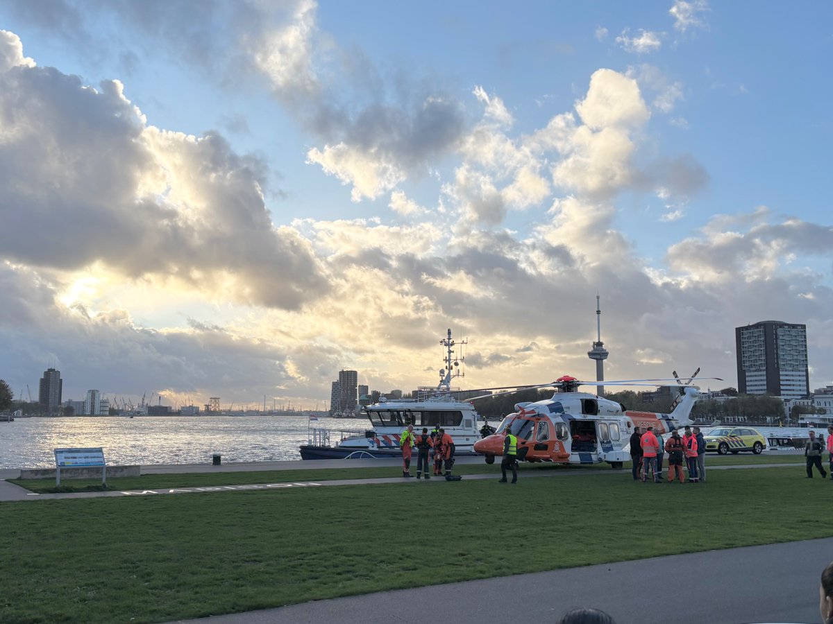 nekokaburi_qqi's tweet photo. オランダの沿岸警備隊による溺水救助のデモが始まります #ERC2025 https://t.co/hcTWQRhtYe