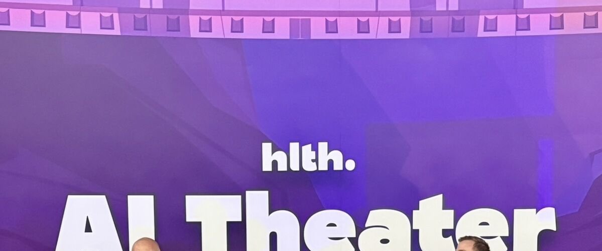 There was literally an “AI Theater” backdrop at HLTH https://t.co/tdoHoYrEpS