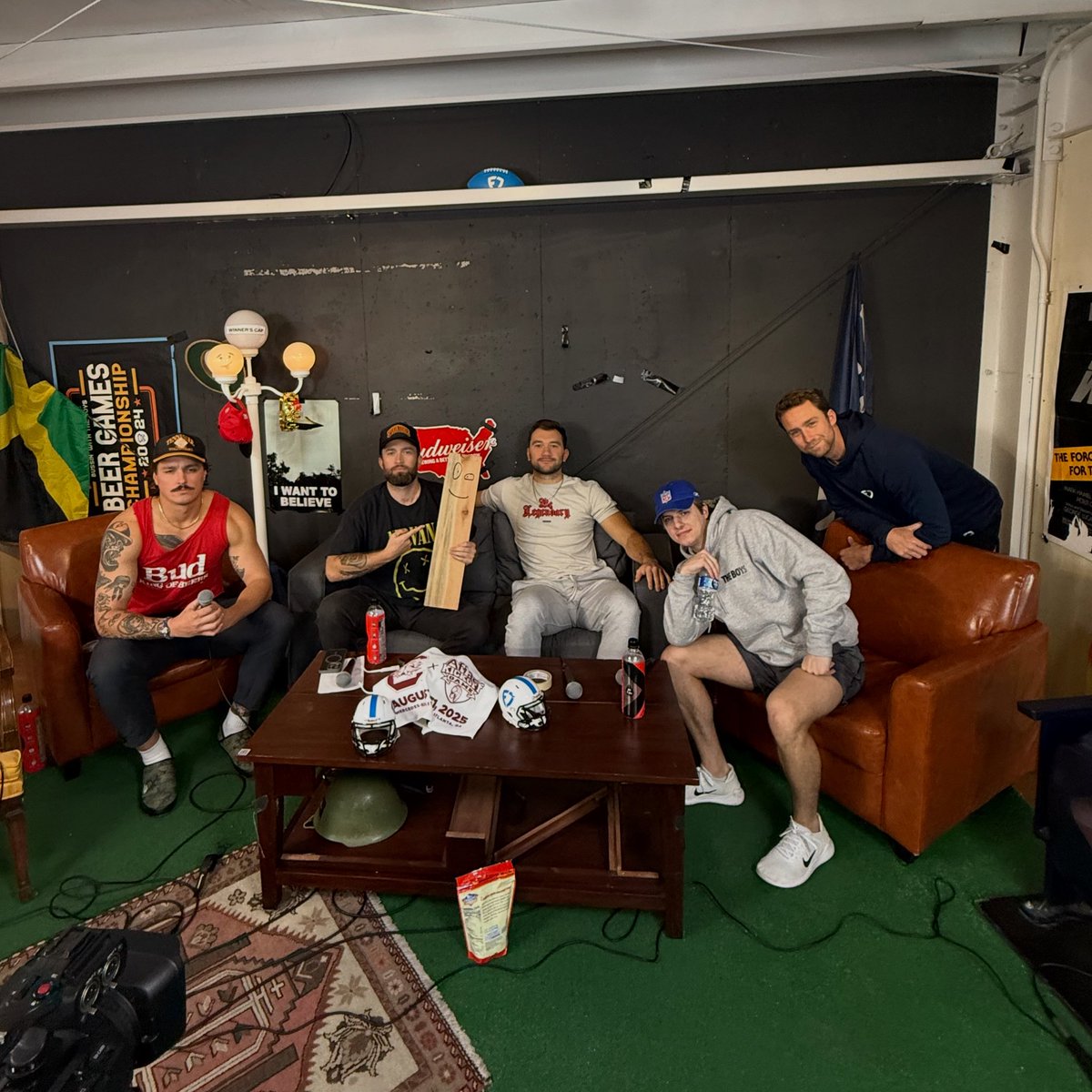 The Jordan episode is LIVE #23

- Childhood Crushes 
- Jack &amp; Garrett’s Bet
- Favorite Athlete Growing Up

OUT NOW 🦅💎