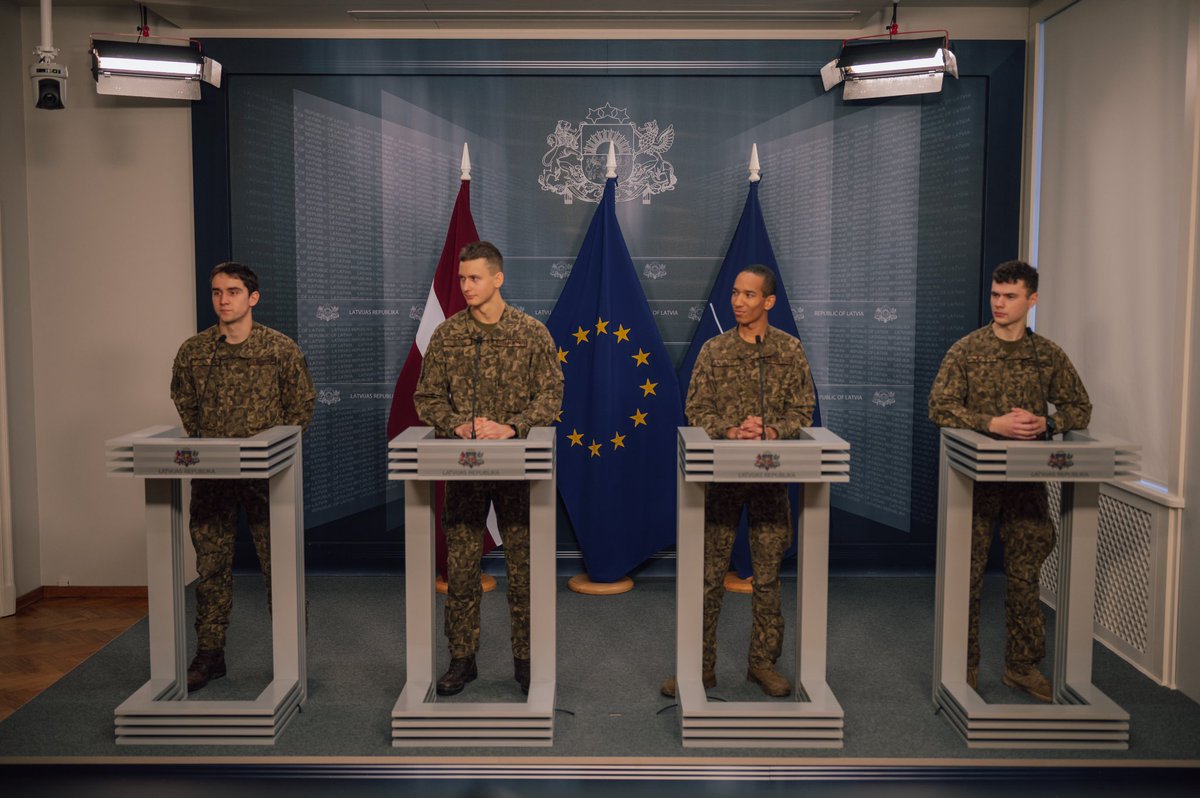 Šodien valsts aizsardzības dienesta jaunieši no NBS Štāba bataljona devās uz Ministru kabinetu, lai iepazītu vietu, kur ikdienā tiek pieņemti valstij nozīmīgi lēmumi🇱🇻

Paldies par uzņemšanu <a href="/Brivibas36/">Valdības māja</a> 🤝🏼