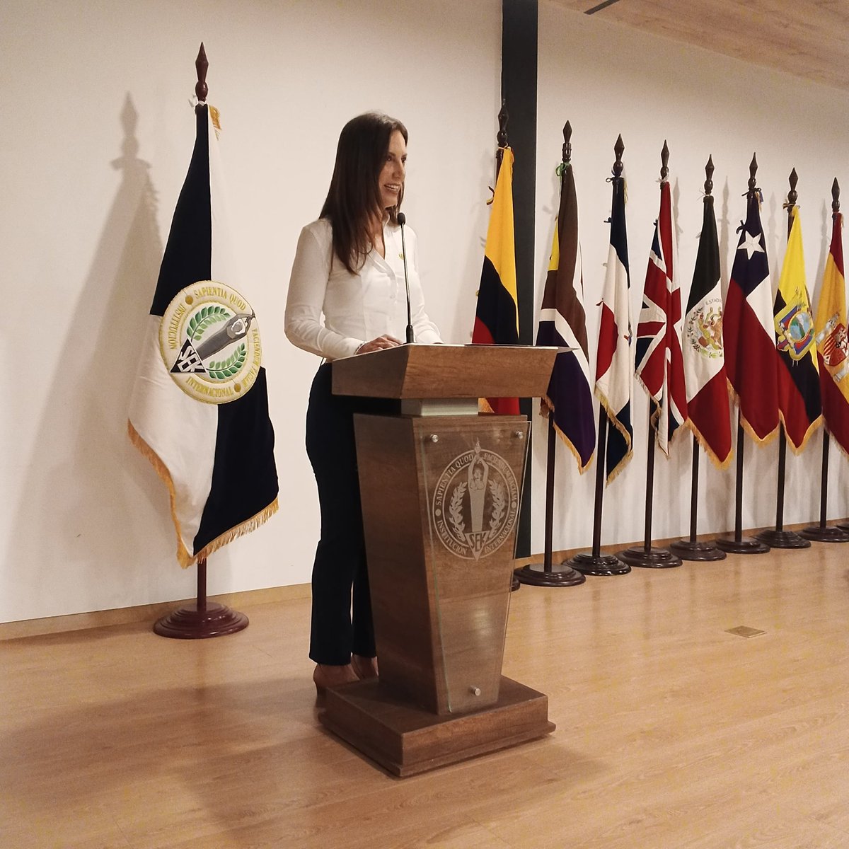 UISEK | Universidad Internacional SEK (@uisek) on Twitter photo <a href="/AlegriaCrespo/">Alegría Crespo Cordovez</a>, Ministra de Educación, envía un mensaje a nuestros estudiantes: En la comunidad #UISEK, ustedes establecerán relaciones para toda la vida. Es importante que esta red humana sea sólida. La educación es tan noble que transforma nuestras vidas. <a href="/AlegriaCrespo/">Alegría Crespo Cordovez</a>, Ministra de Educación, envía un mensaje a nuestros estudiantes: En la comunidad #UISEK, ustedes establecerán relaciones para toda la vida. Es importante que esta red humana sea sólida. La educación es tan noble que transforma nuestras vidas.