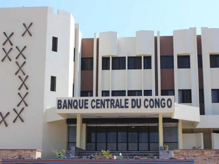 HTshivuadi's tweet image. Félicitations à la #BCC pour son professionnalisme et sa rigueur !
Face aux discours trompeurs d’un enseignant égaré, la Banque Centrale a rappelé les faits : le taux de change est libre, le CDF est fort, et la stabilité revient. 🇨🇩💪 #MonnaieNationale #FiertéCongolaise.