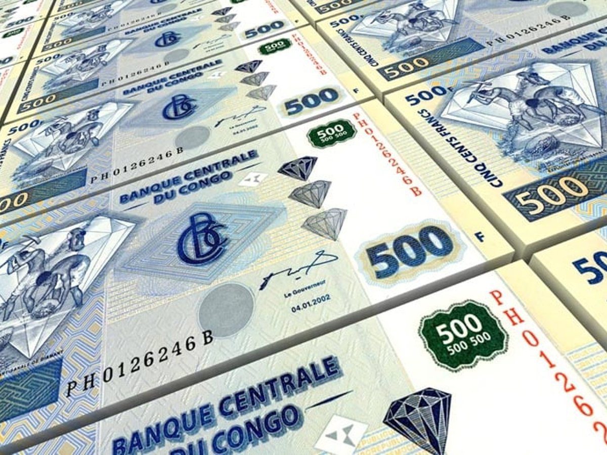 HTshivuadi's tweet image. Félicitations à la #BCC pour son professionnalisme et sa rigueur !
Face aux discours trompeurs d’un enseignant égaré, la Banque Centrale a rappelé les faits : le taux de change est libre, le CDF est fort, et la stabilité revient. 🇨🇩💪 #MonnaieNationale #FiertéCongolaise.